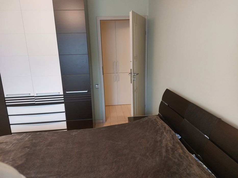 Vând apartament cu 4 camere în Plopilor