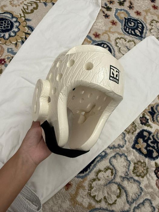 Гарантия нету только сам одежды