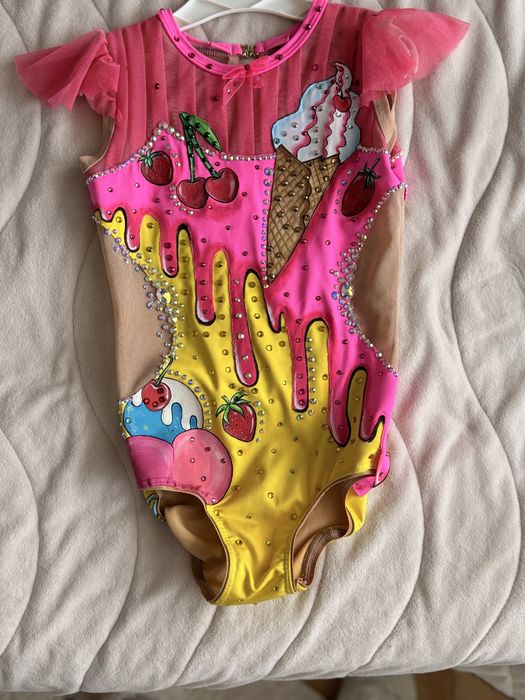 Трико за художествена гимнастика