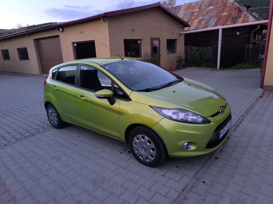 Ford Fiesta Vând/schimb aștept oferte