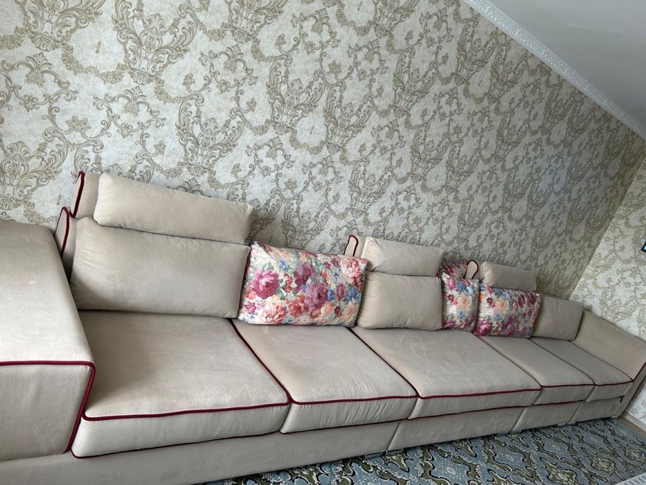 Диван хароший большой