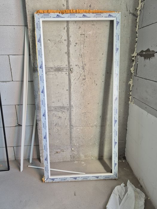 Балконная дверь с окном