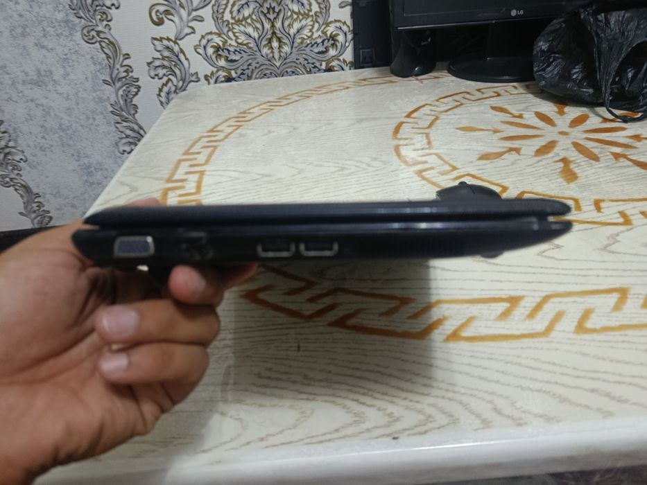 Netbuk Asus arzon narxda. 128 GB