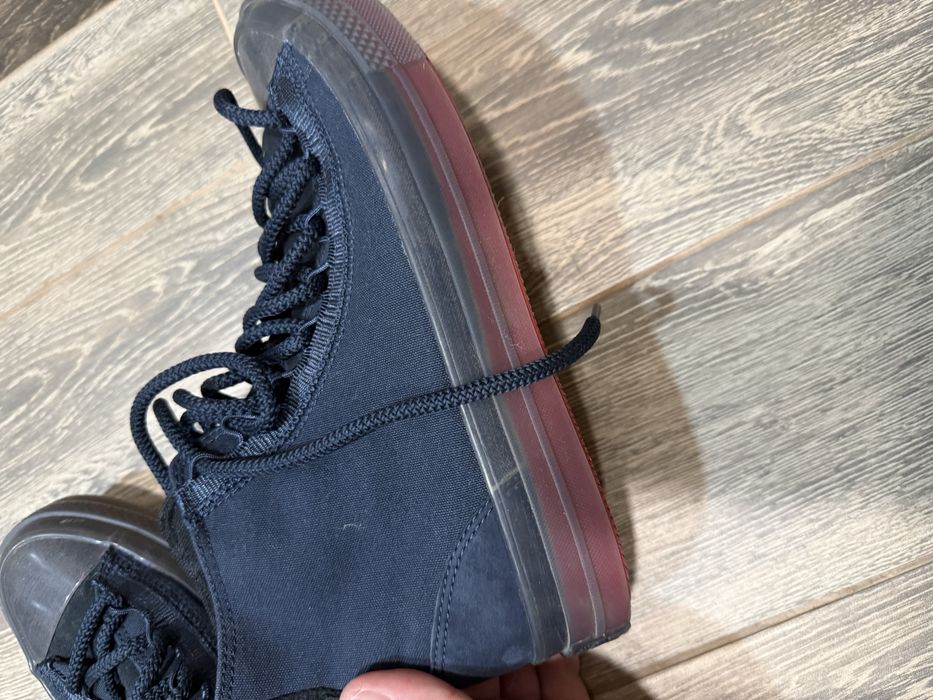 Продавам кецове Converse
