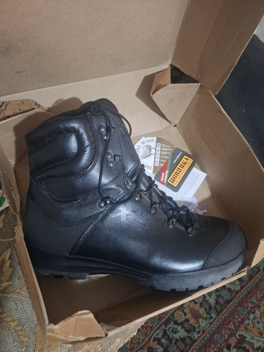 Продам Ботинки фирмы Бутекс