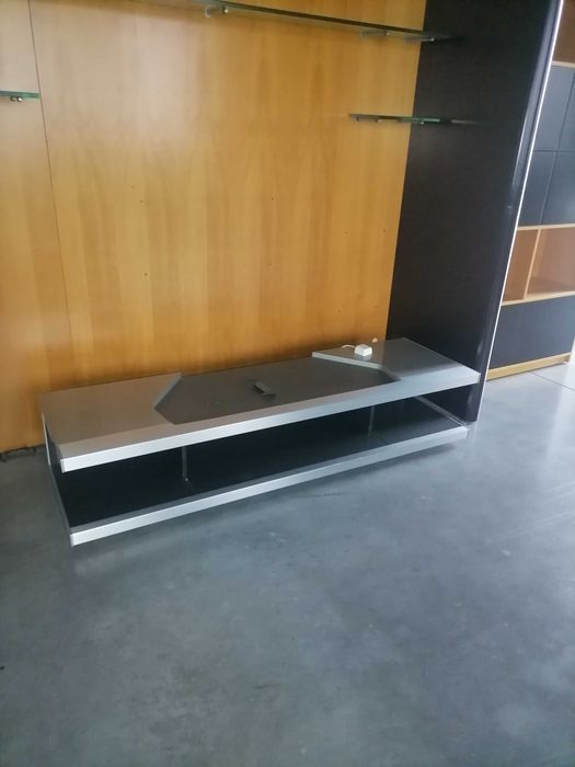 Маса и гардероби