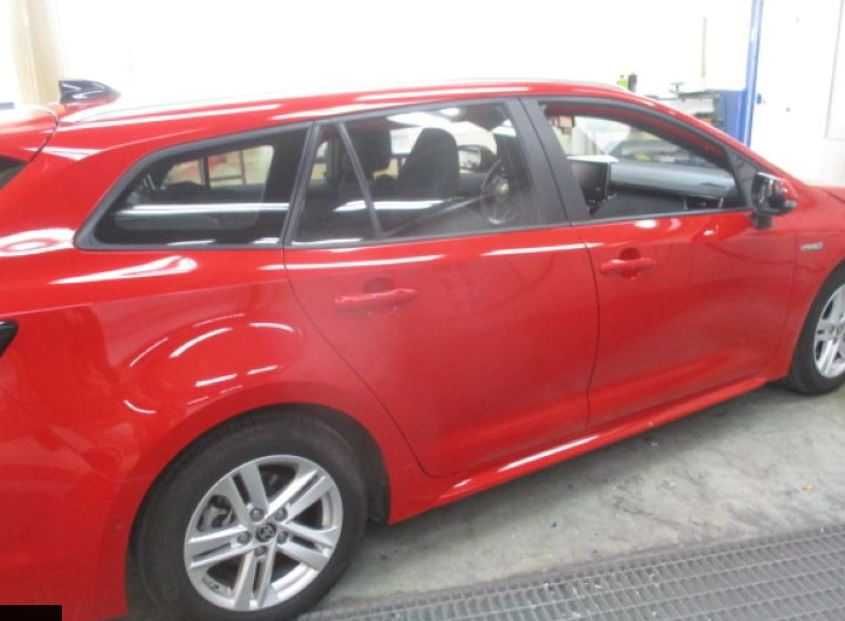 Toyota Corolla Hybrid 1.8 touring break 96000km Parcheaza Singura