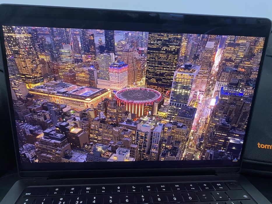 MacBook Pro M4 14-inch/ 1 TB / Black Suceava • OLX.ro