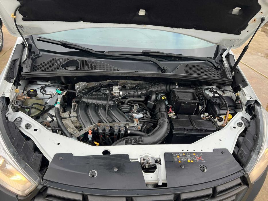 vand dacia dokker 2018 benzina 1,6  cu gaz 215000 km