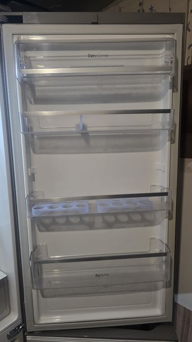 Продам новый холодильник LG.
