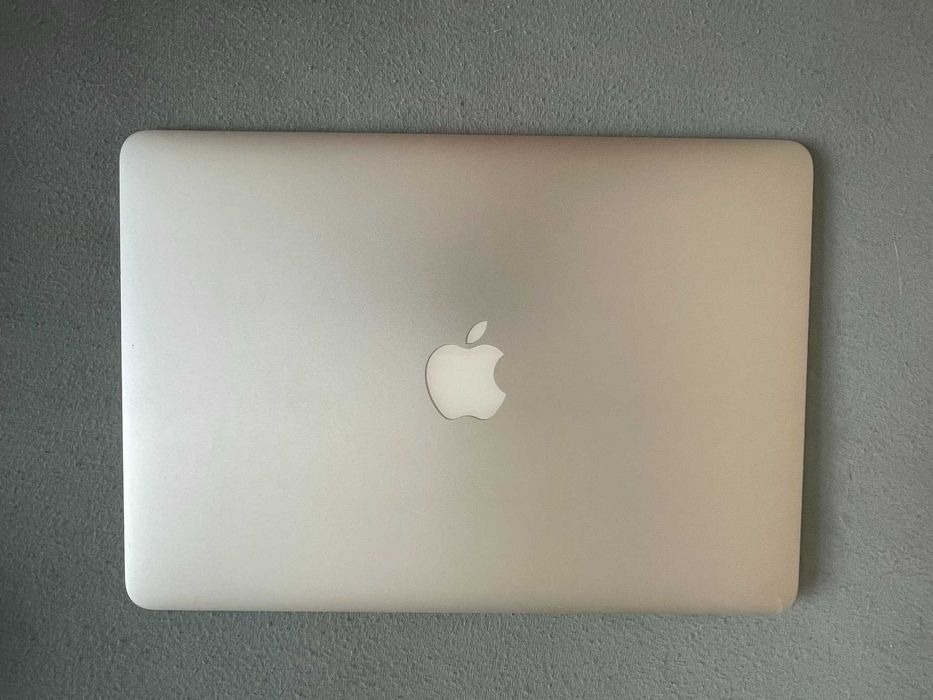 MacBook Air 13" A1466 – EMC 2925 – i5 / 4GB / 128GB – Stare 10/10