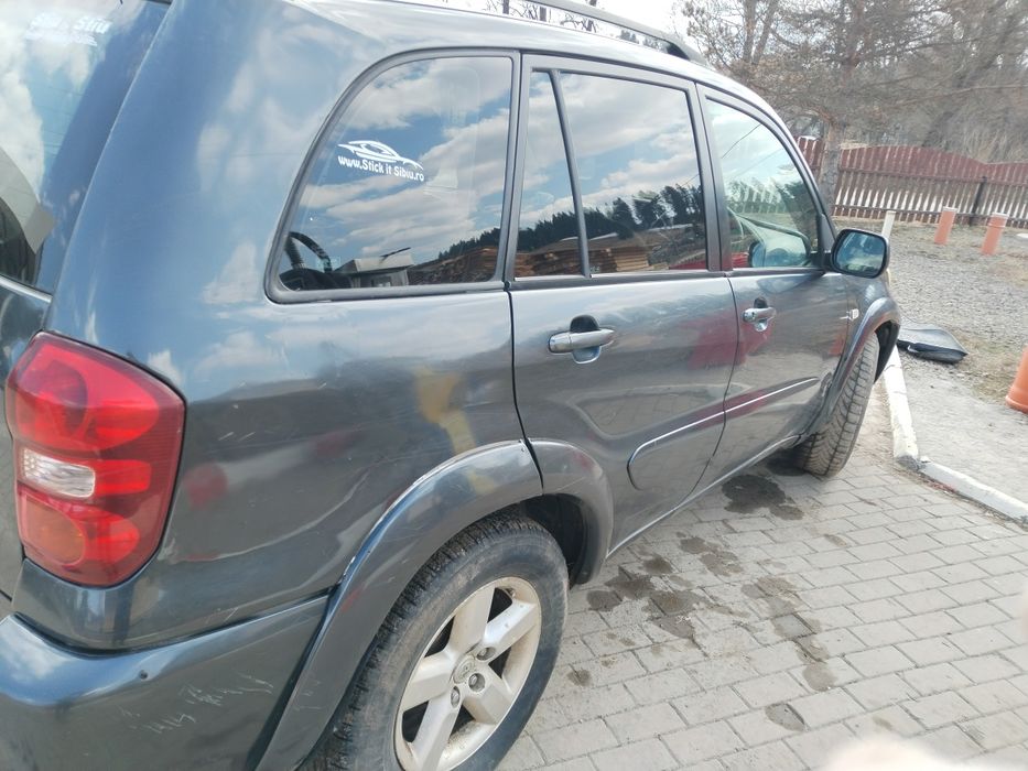 Vând toyota rav4 motor 2.0