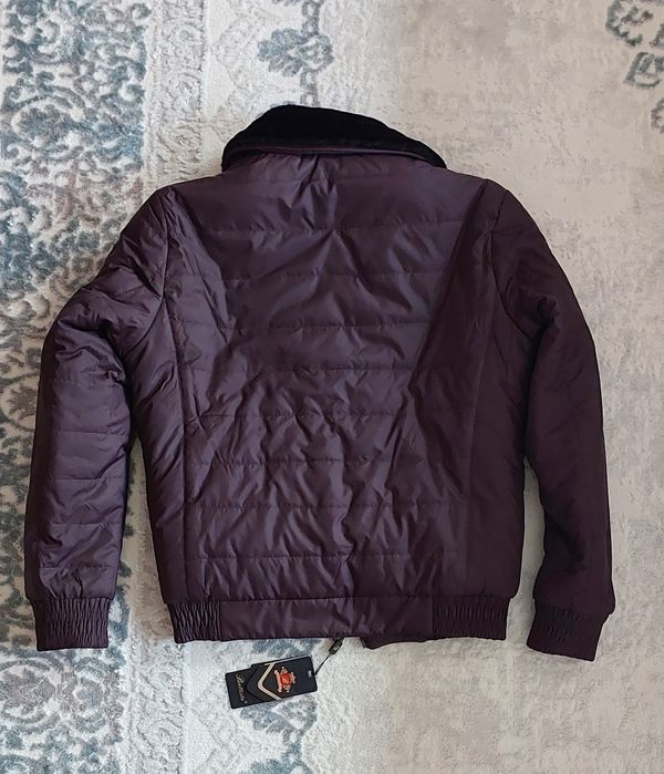 Продам куртку производства Турция.