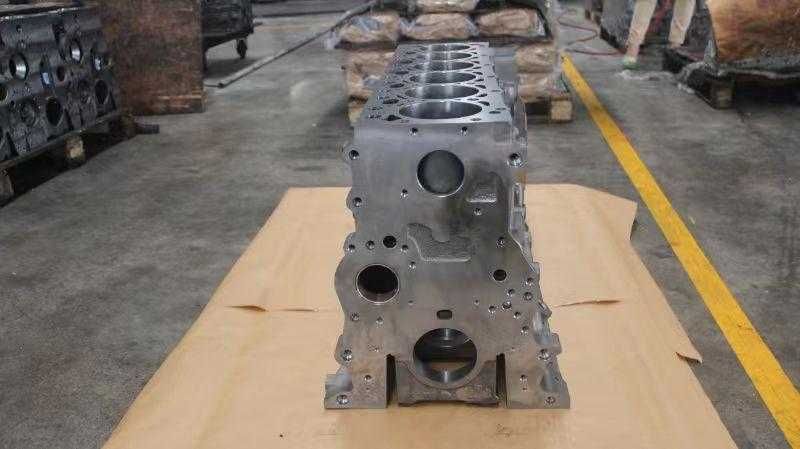 Блок цилиндров Komatsu PC300-8