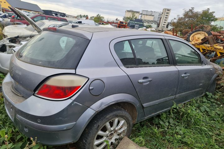 Lampa / Tripla stop stanga pe aripa Opel Astra H