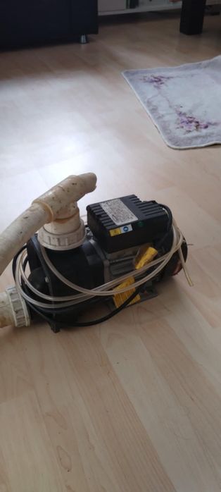 Хидратираща помпа за жакузи  работи перфектно почти нова