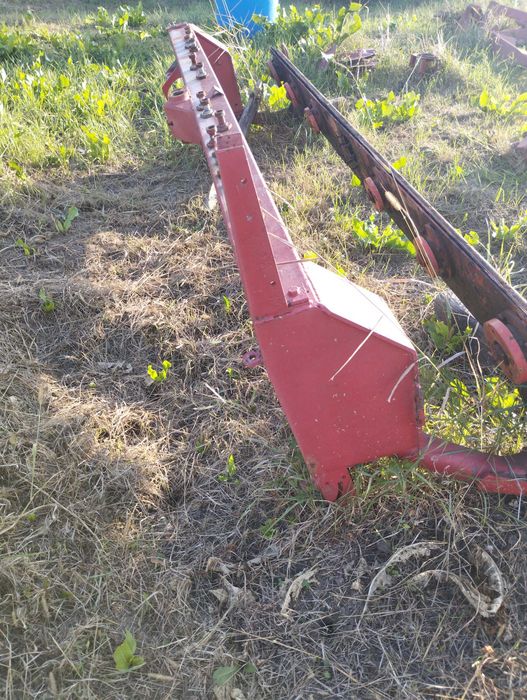 Vind baloți lucerna..vind tractor Deutz fahr .și altele