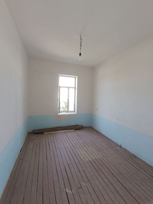 Бандихон туман Бирдамлик махаласида нотурар бинонинг 2та хона сотилади