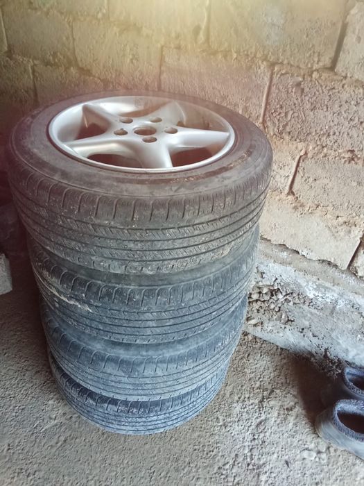 Шины с дисками отличный