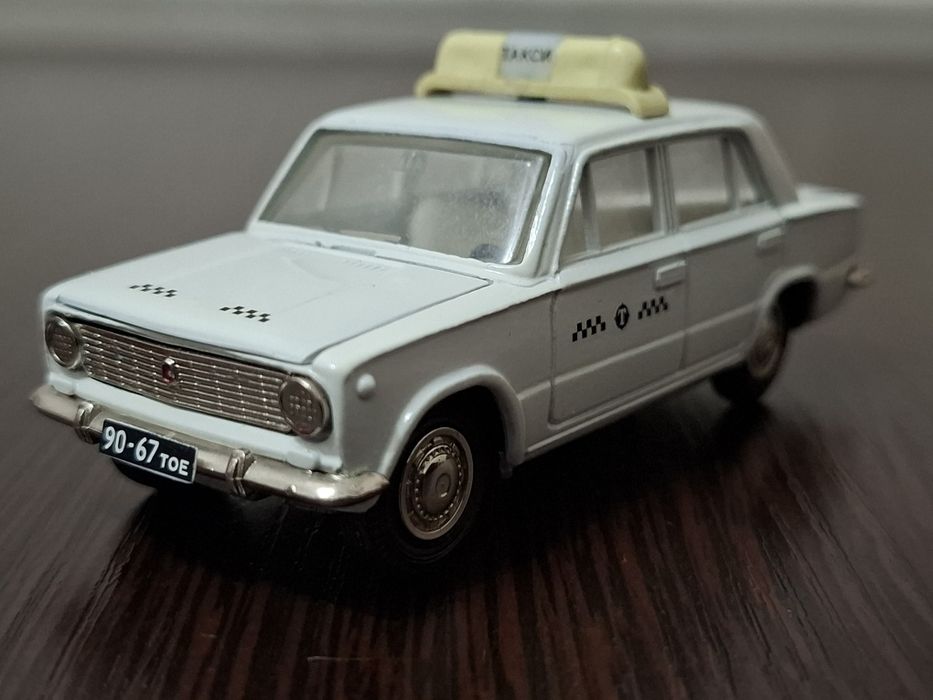 Коллекционная модель ВАЗ 2101 такси, масштаб 1:43