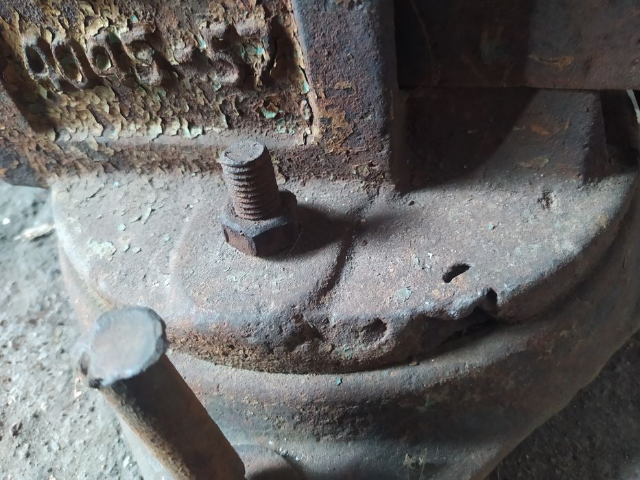 Тиски ранние советские