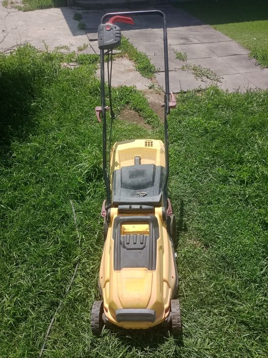 Продам электрогазонокосилку