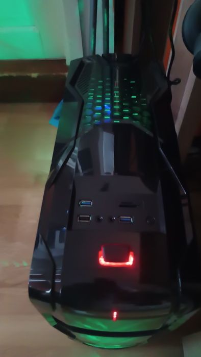 Calculator unitate gaming AMD Phenom X6 16gb ram SSD HDD video dedicat gaming Ati Radeon HD 7950 3gb ddr5 384 biti