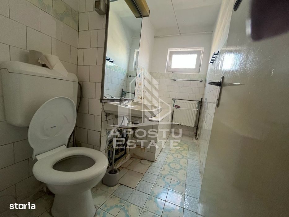 Apartament cu 3 camere, decomandat, situat in zona Sagului