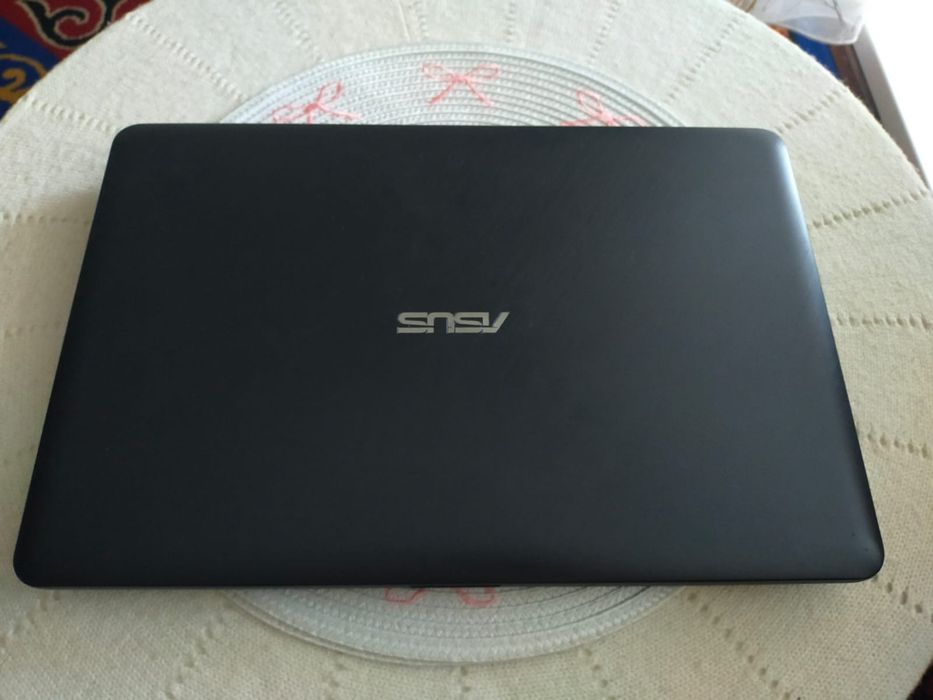 Продаю ноутбук Asus