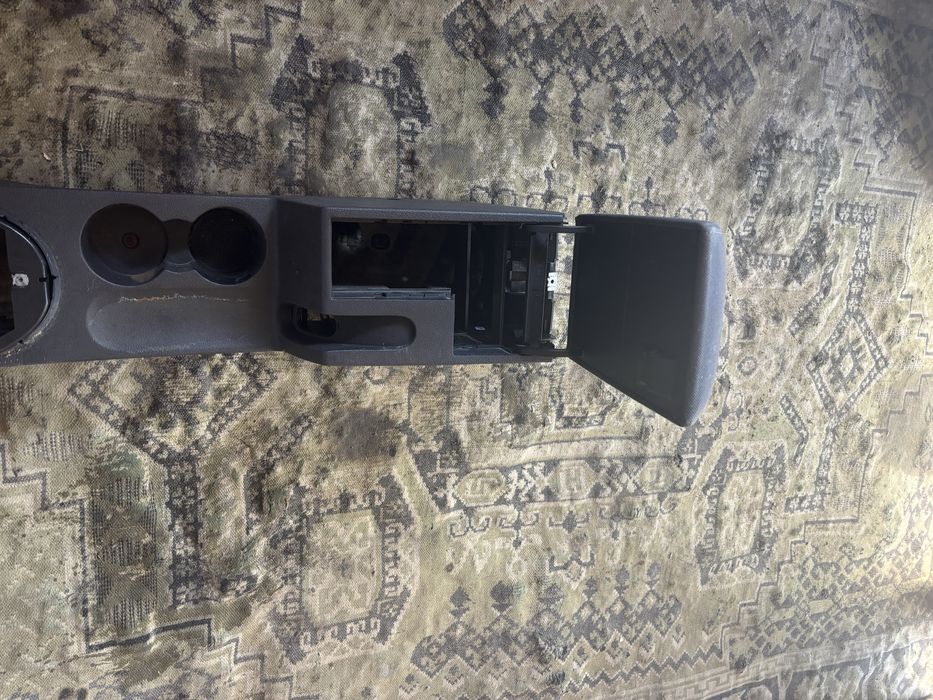 Подлакътник за Vw Тоаран 2003- 2006г