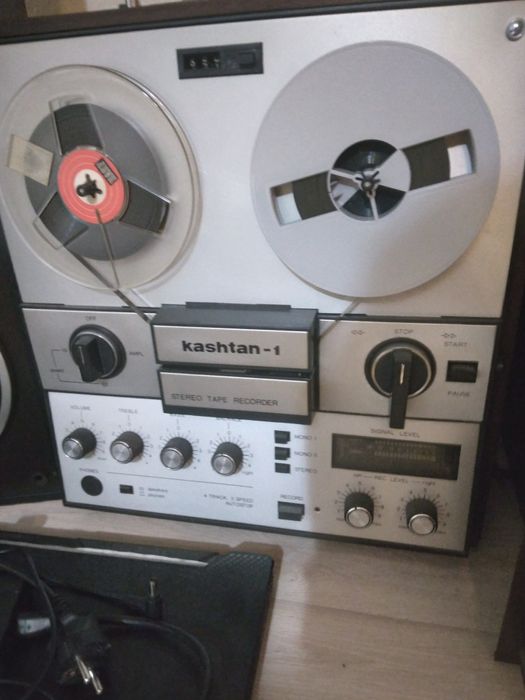 4 Deck-uri, mag Kashtan+ boxe , pick-up Grundig, 2 ampl. Technics