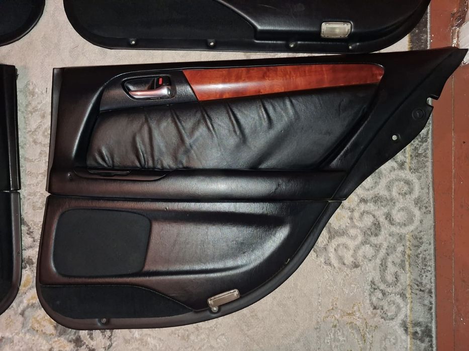 Продам дверные карты aristo / lexus gs 300