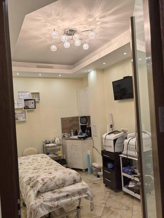 Дава се под наем Магазин в Бургас, Център - 90 кв.м за 1428 € - Снимка #1