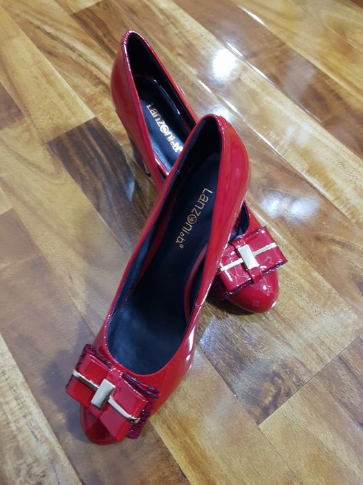 Турецкий Платья и обувь