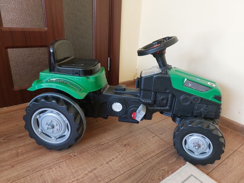 Детски трактор ( колело/кола с педали)
