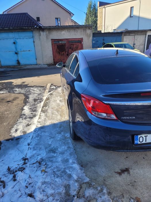 Vând Opel Insignia
