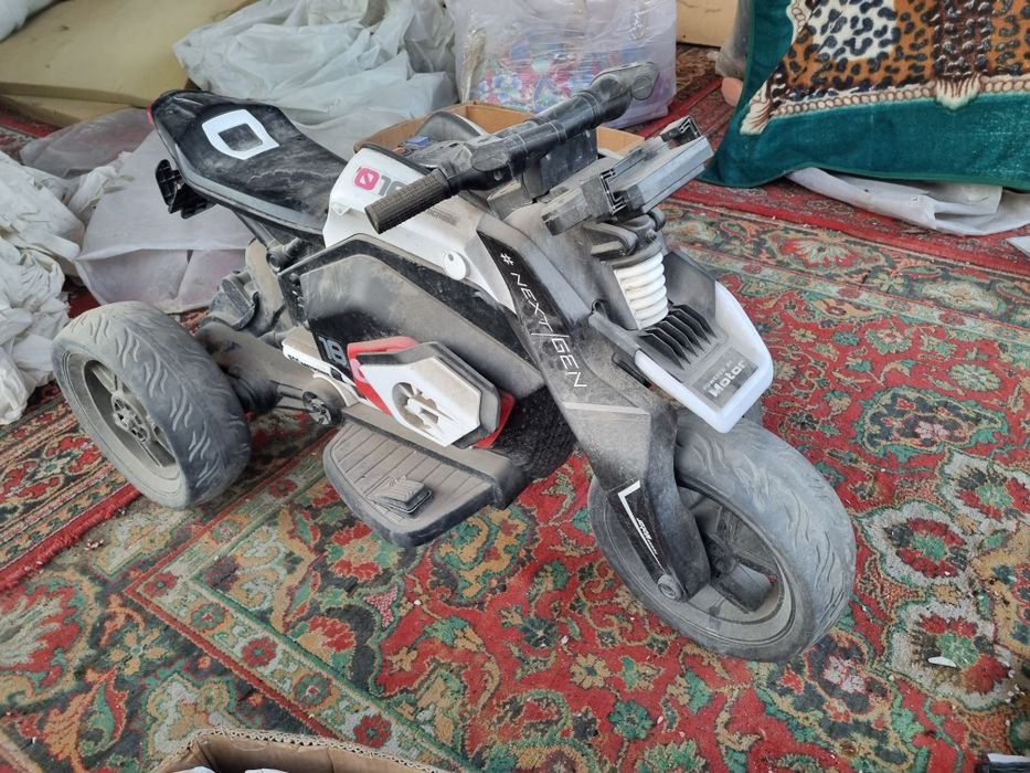 Srochniga sotiladi Detski motosikl !