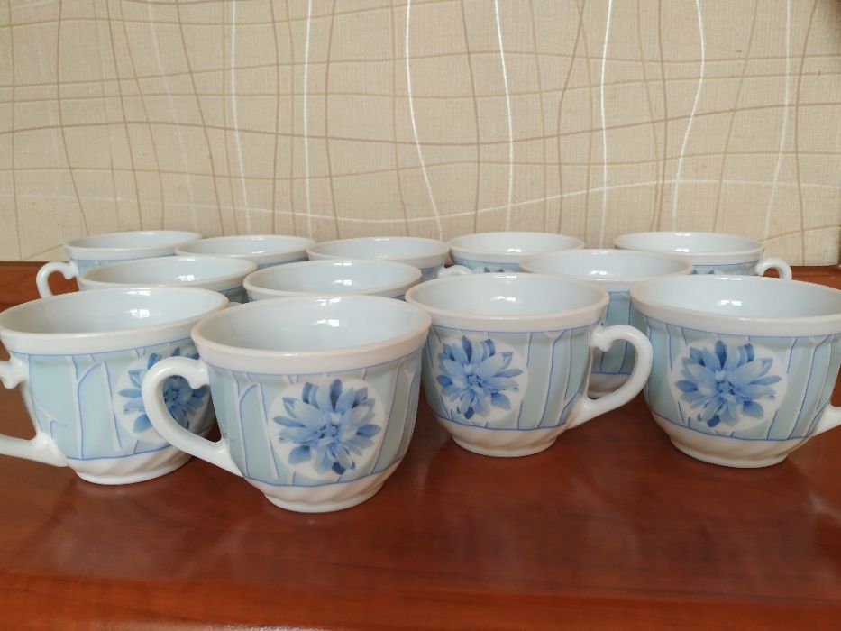 Чашки чайные 12 штук