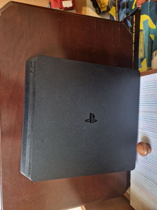 Playstation 4 с два джойстика