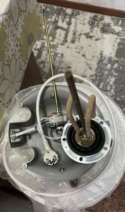 Продается аристон для запчасти