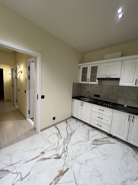 Mirobod bozari yonida 2 xona uy 7 etaj sotiladi