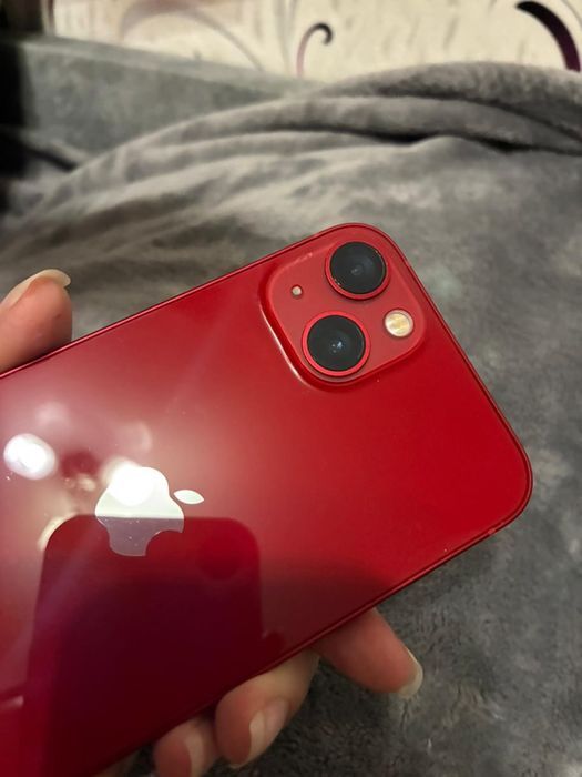 Айфон 13 почти новый