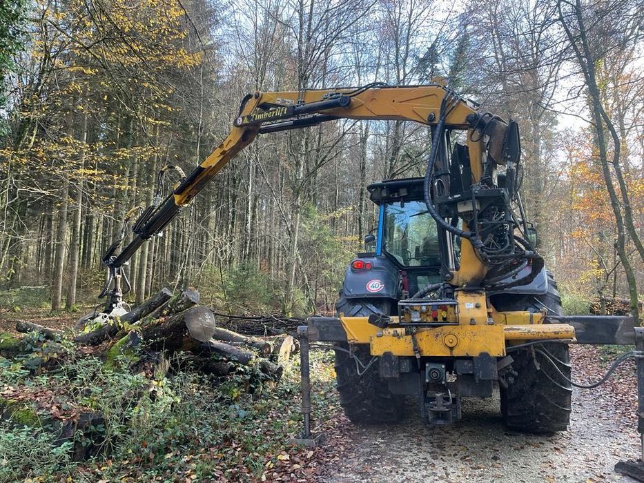 Tractor Valtra T191H 210CP separat macara forestiera cu telecomanda