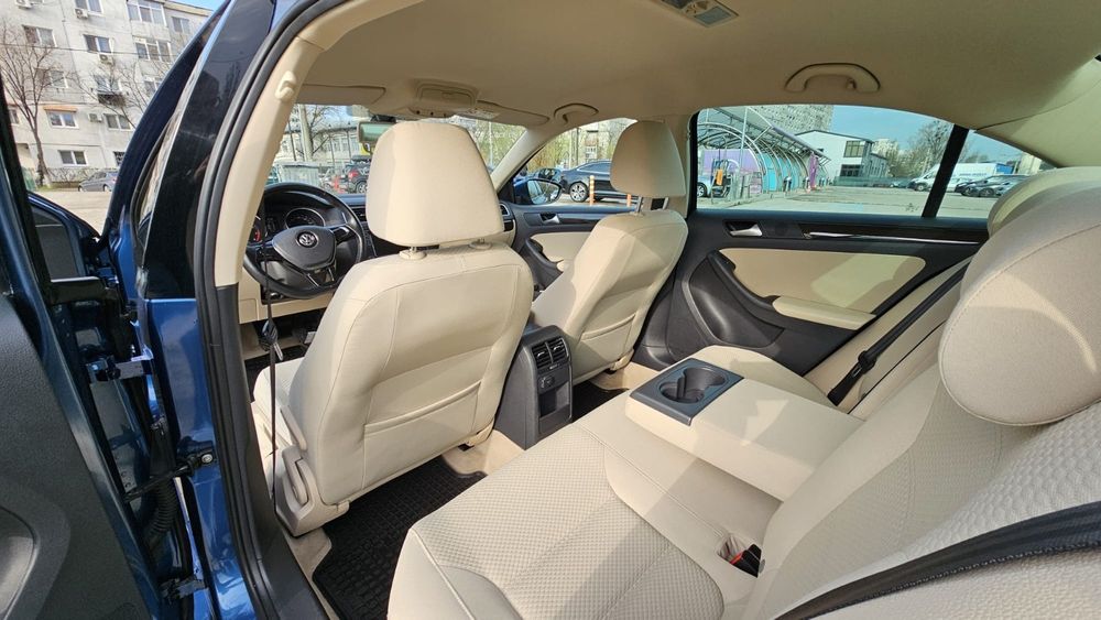 Volkswagen Jetta 1.2 Tsi 105 Cp – Full Option