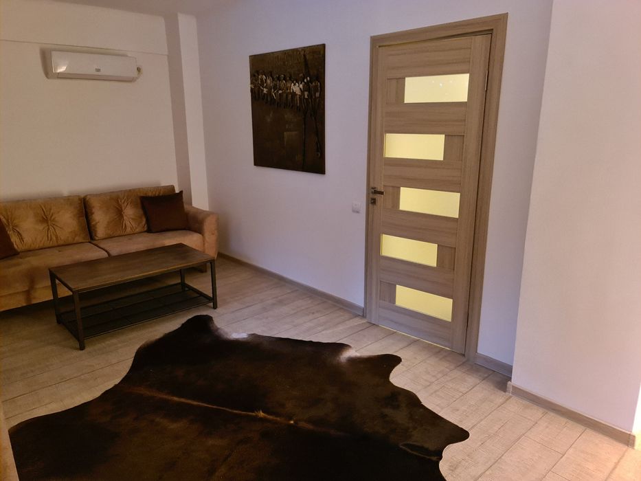 Apartament 2 camere decomandat .