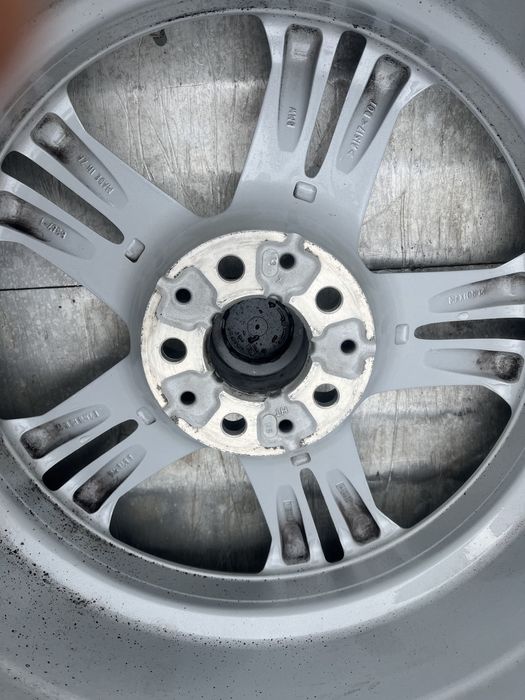 Продавам BMW джанти с гуми за X3