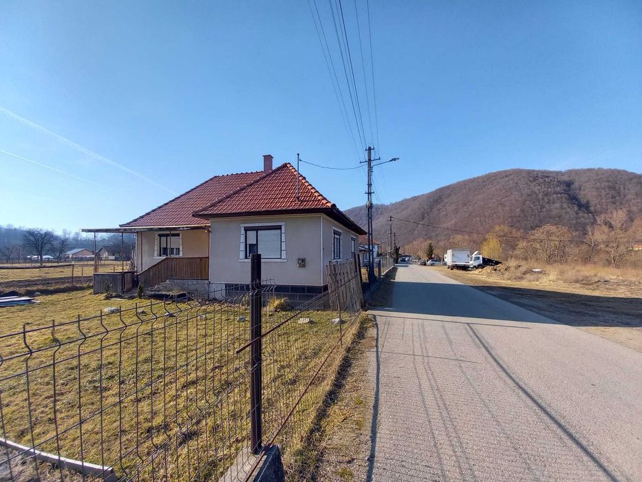 Casă de închiriat. Casă la țară. Ciucea. Cluj. Utilată.