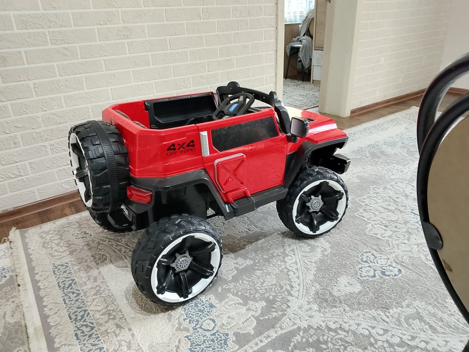 Электромобиль детский