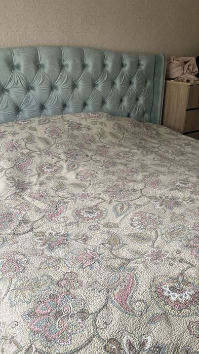 Продам кровать с матрасом