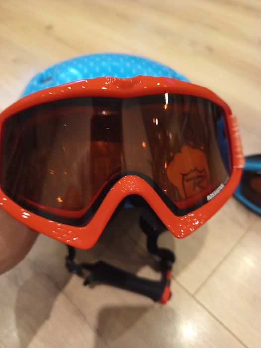 Ски, ски обувки, каска и очила Rossignol